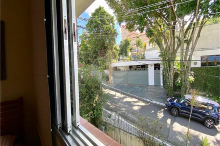 Sobrado à venda com 4 quartos, sendo 1 suíte,  em Jardim São Bento, São Paulo, SP