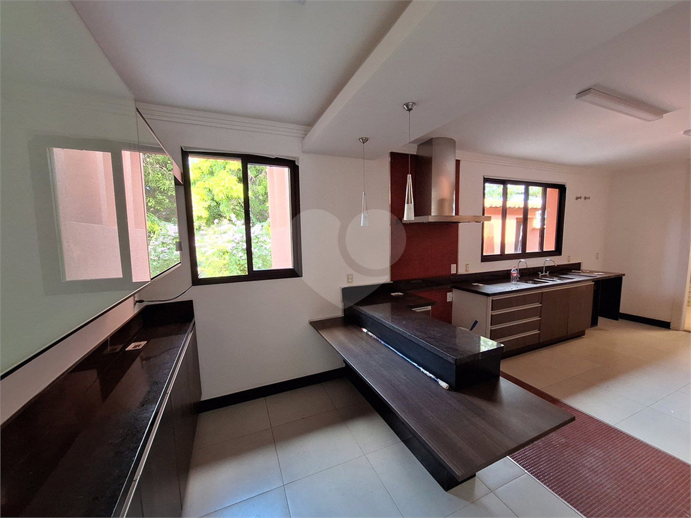 Casa à venda ou para alugar com 4 quartos, sendo 3 suítes, no condomínio Chácara Residencial Santa Maria, Votorantim - SP