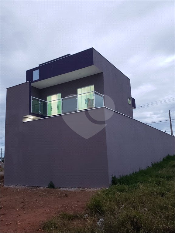 Sobrado à venda com 3 quartos, sendo 1 suíte,  em Residencial Jardim Nathália, Sorocaba, SP