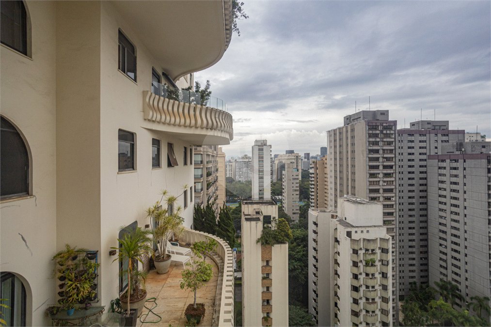 Apartamento à venda com 4 suítes em Jardim Paulistano, São Paulo, SP