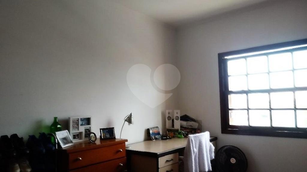 Sobrado à venda com 4 quartos, sendo 2 suítes, em Vila Nivi, São Paulo, SP