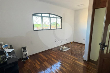 Sobrado à venda com 4 quartos, sendo 1 suíte,  em Jardim Santa Rosa, Araraquara, SP