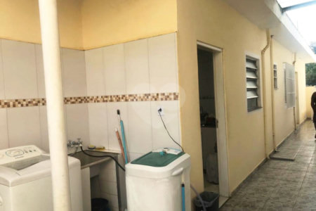 Casa à venda com 7 quartos, sendo 1 suíte, em Aliança, Osasco, SP