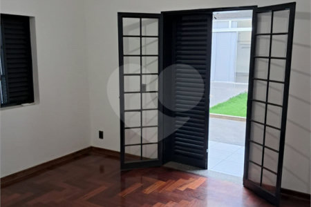 Sobrado à venda com 3 suítes em Nossa Senhora Aparecida, Paulínia, SP