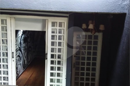 Sobrado à venda com 3 quartos em Moema, São Paulo, SP