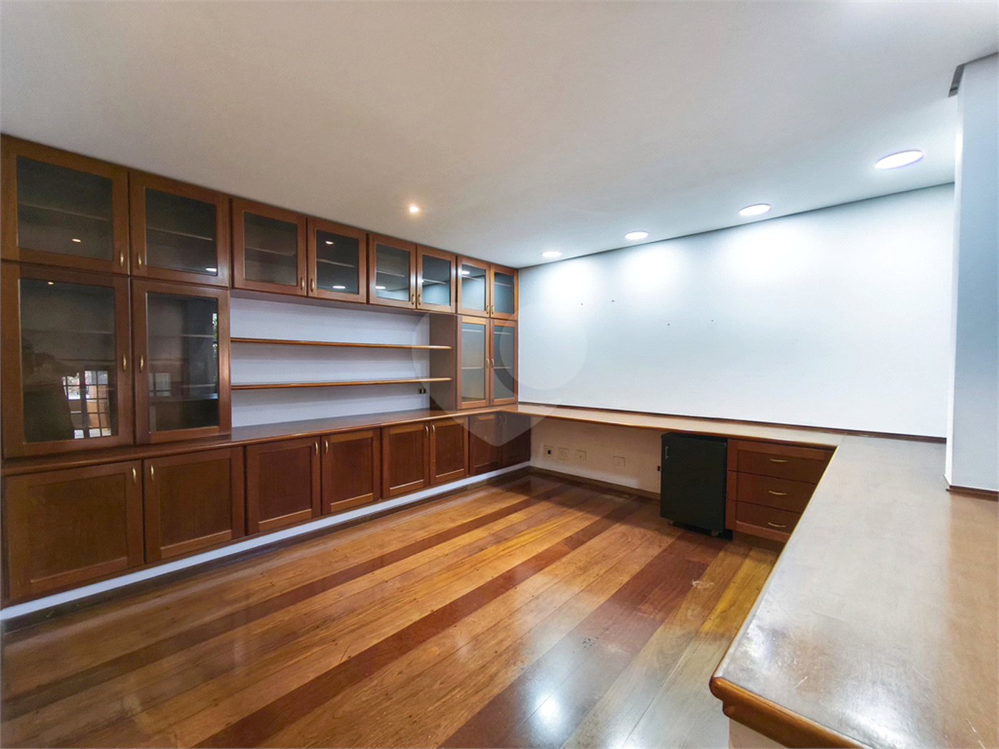Casa à venda com 3 suítes no condomínio Jd Itatinga, São Paulo - SP