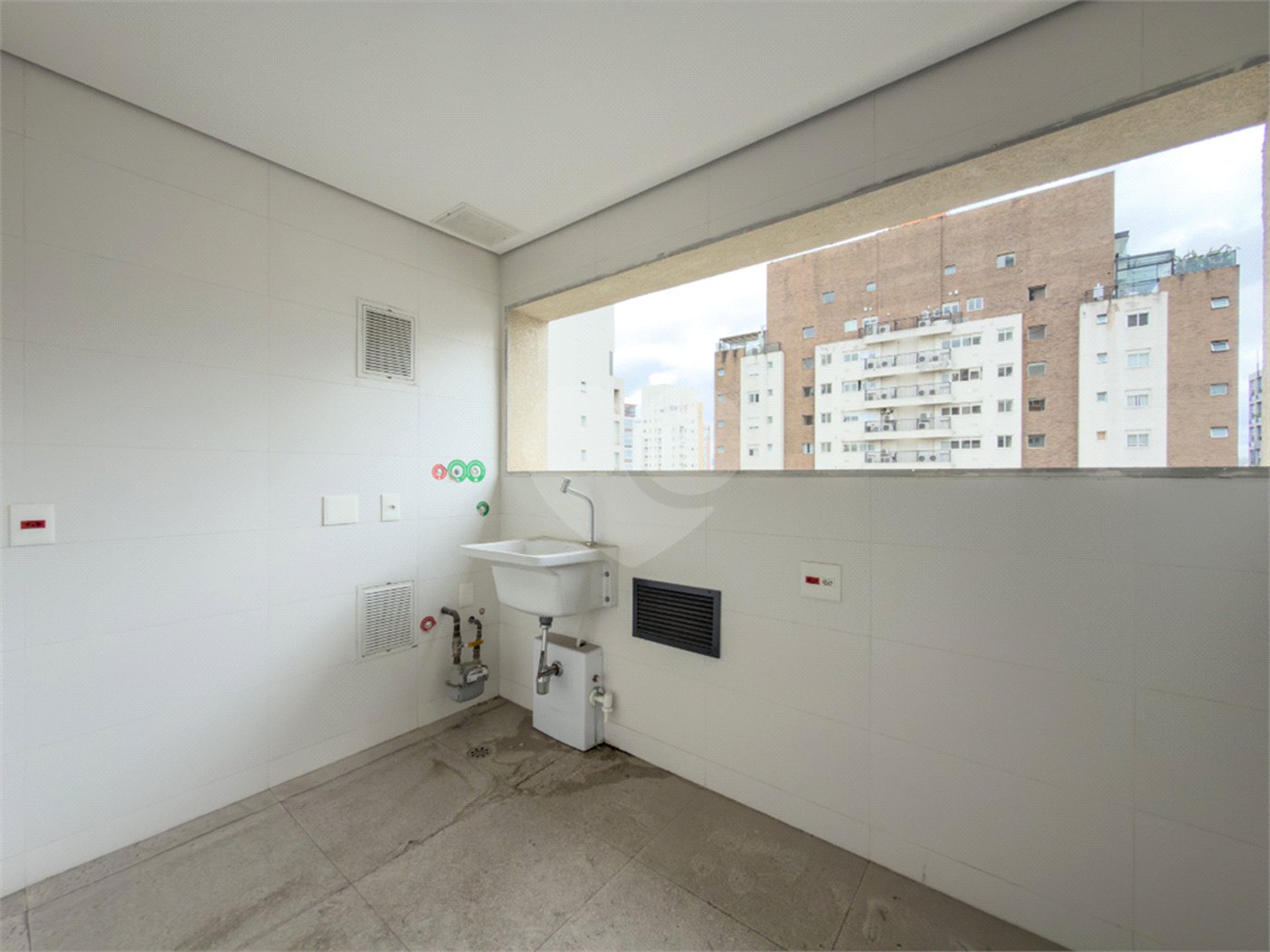 Apartamento à venda com 3 suítes em Vila Nova Conceição, São Paulo, SP