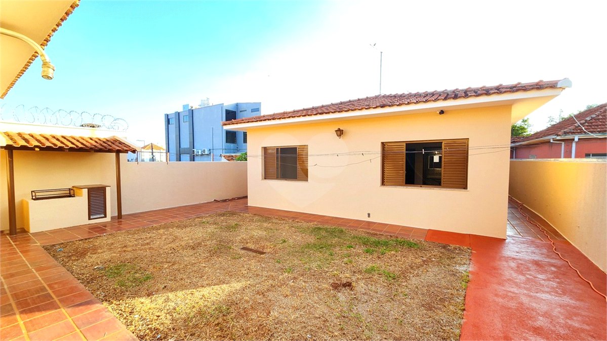 Casa à venda com 3 quartos, sendo 1 suíte, no Centro, Araraquara, SP