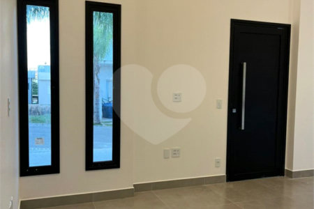 Casa à venda com 3 quartos, sendo 1 suíte, no condomínio Portal dos Sabiás, Itu - SP