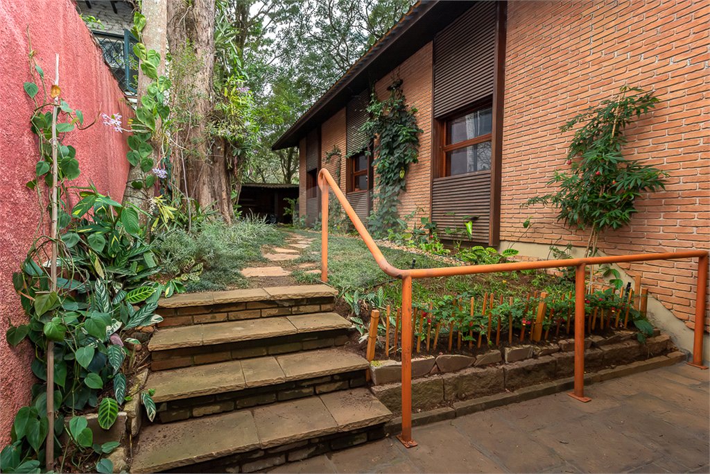 Casa Térrea à venda com 3 quartos, sendo 1 suíte,  em Alto da Boa Vista, São Paulo, SP