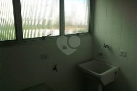 Apartamento à venda com 3 quartos, sendo 1 suíte,  em Cidade Monções, São Paulo, SP