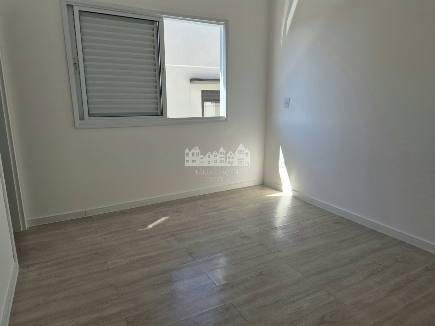 Casa à venda com 4 quartos, sendo 3 suítes, em Vila Petrópolis, Atibaia, SP