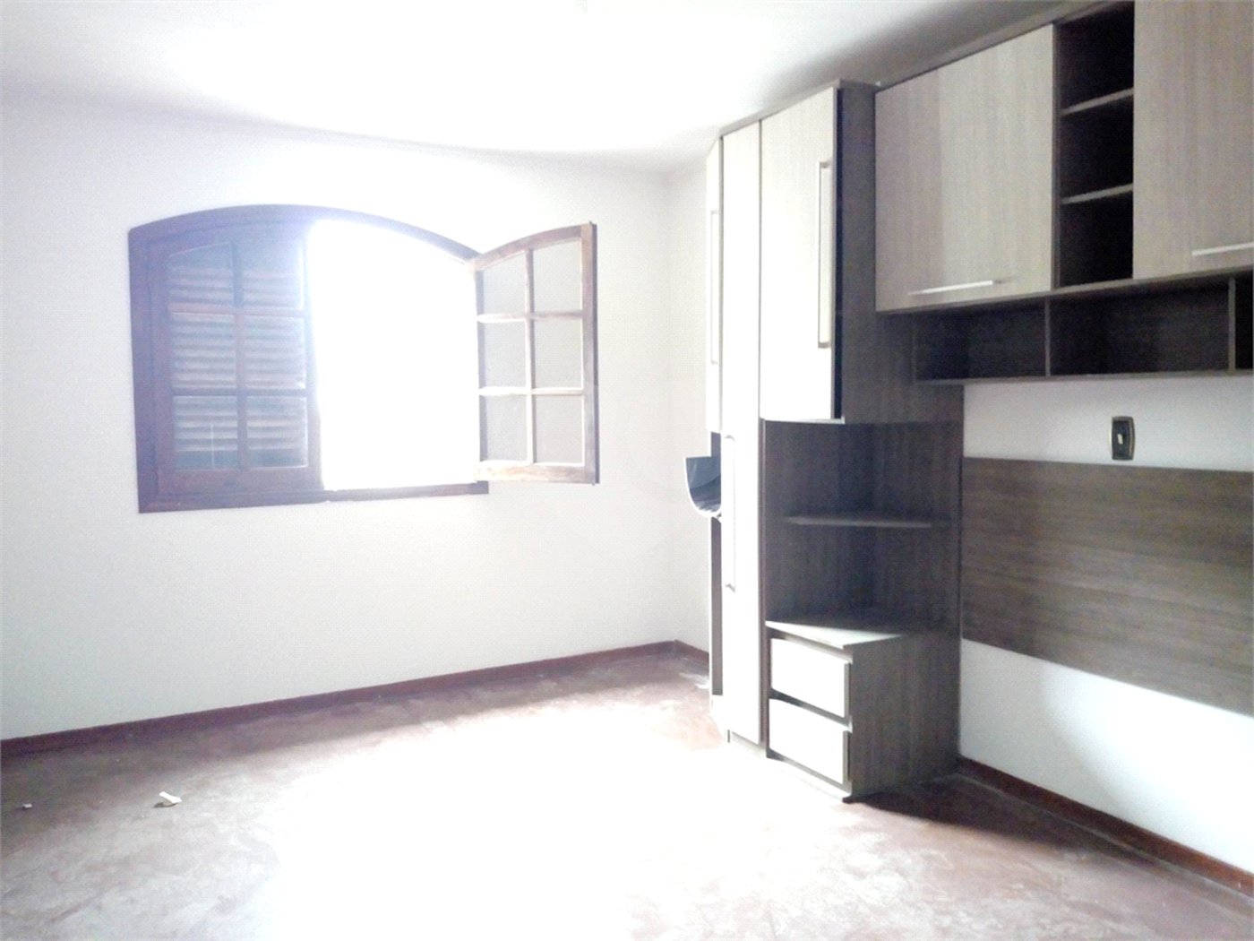 Sobrado à venda com 2 quartos em Tremembé, São Paulo, SP