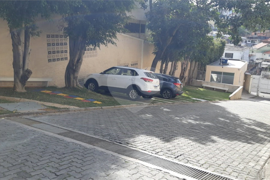 Casa à venda com 3 quartos, sendo 1 suíte,  no condomínio Village St. Louis, São Paulo - SP
