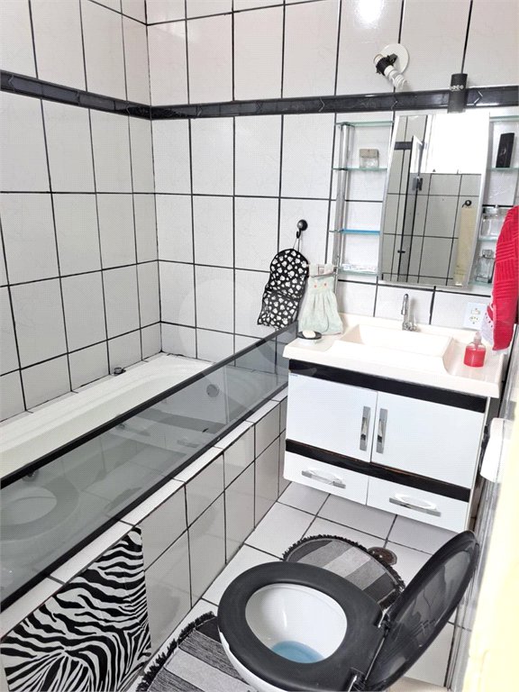 Sobrado à venda com 4 quartos, sendo 2 suítes, em Jardim Modelo, Suzano, SP