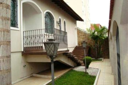 Casa à venda com 4 quartos, sendo 3 suítes, em Vila Alpina, Santo André, SP