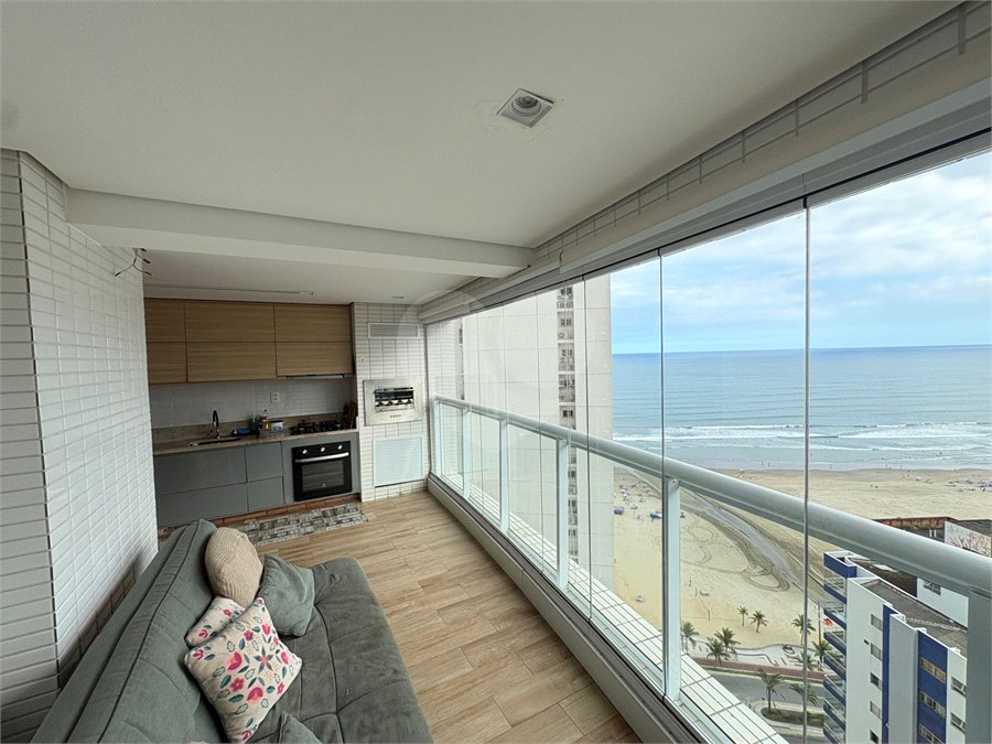 Apartamento à venda com 2 quartos, sendo 1 suíte,  em Boqueirão, Praia Grande, SP