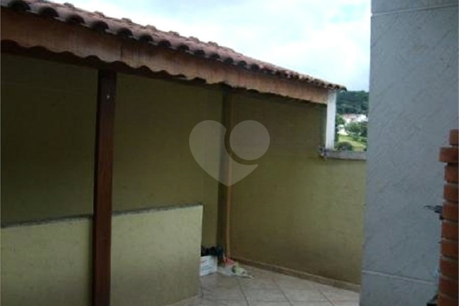 Sobrado à venda com 4 quartos, sendo 3 suítes, em Vila Irmãos Arnoni, São Paulo, SP