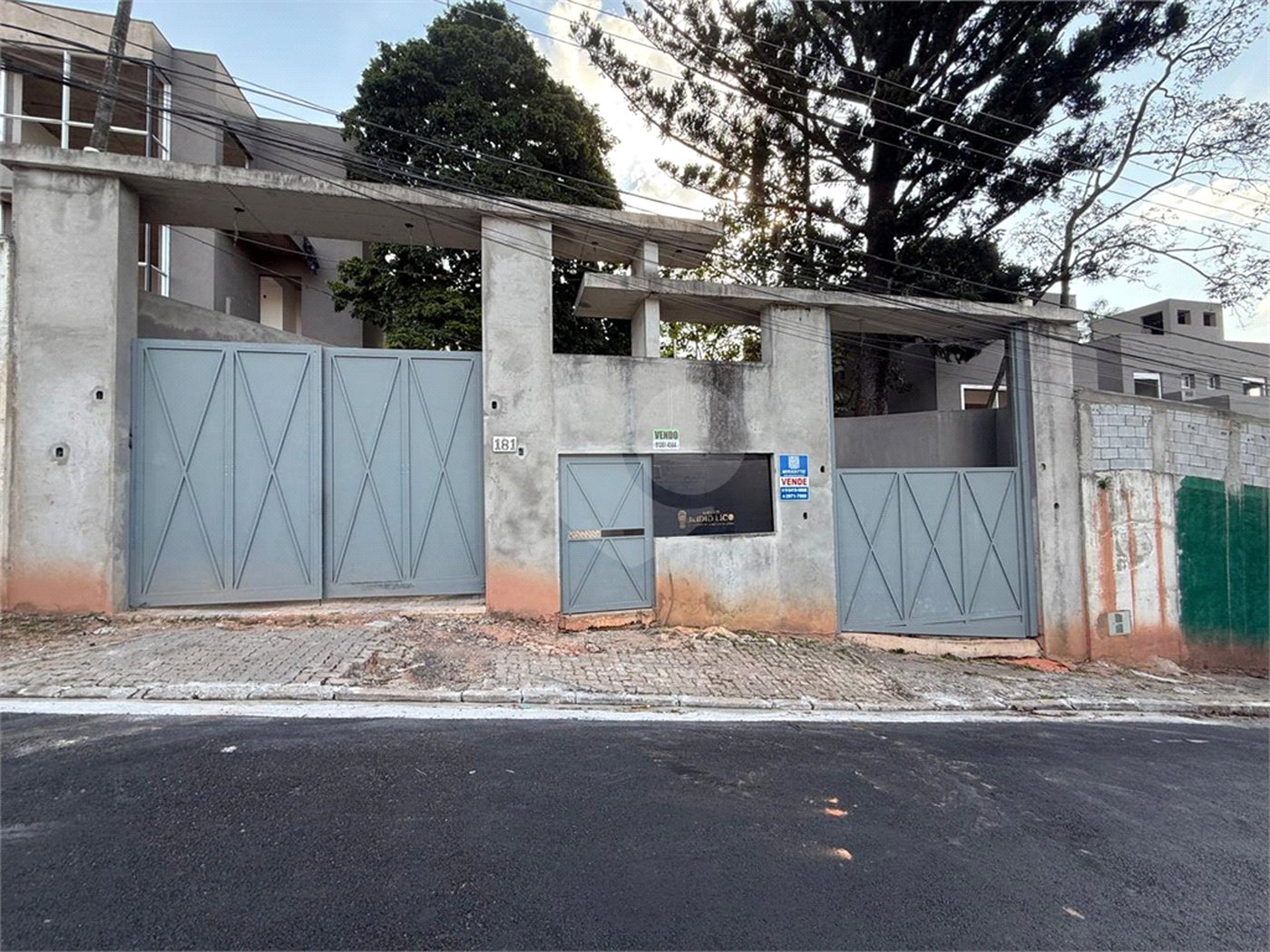 Casa à venda com 3 suítes no condomínio Residencial Floresta, São Paulo - SP