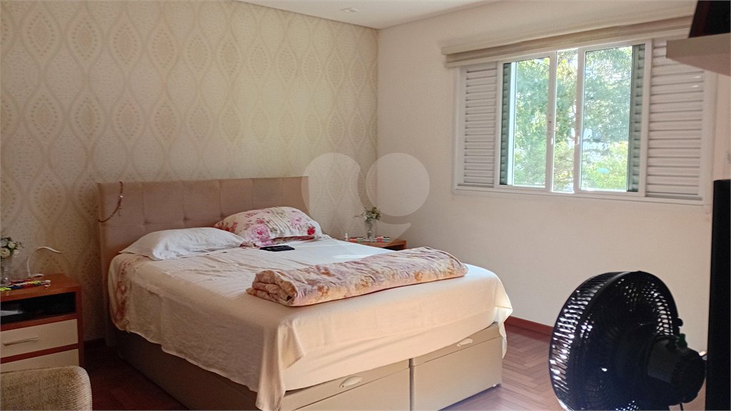 Sobrado à venda com 4 quartos, sendo 2 suítes,  em Vila Gilda, Santo André, SP