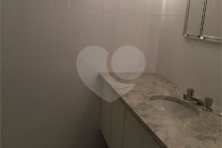 Apartamento à venda com 3 quartos, sendo 1 suíte, em Itaim Bibi, São Paulo, SP