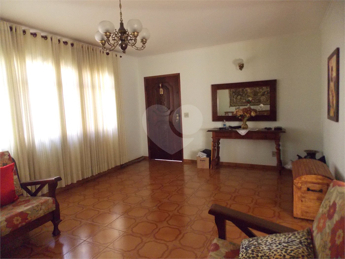 Casa à venda ou para alugar com 5 quartos, sendo 3 suítes,  no Centro, Atibaia, SP