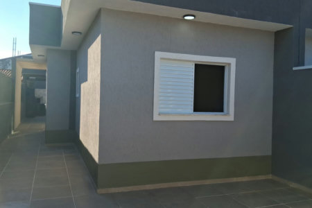 Casa à venda com piscina em Itanhaém