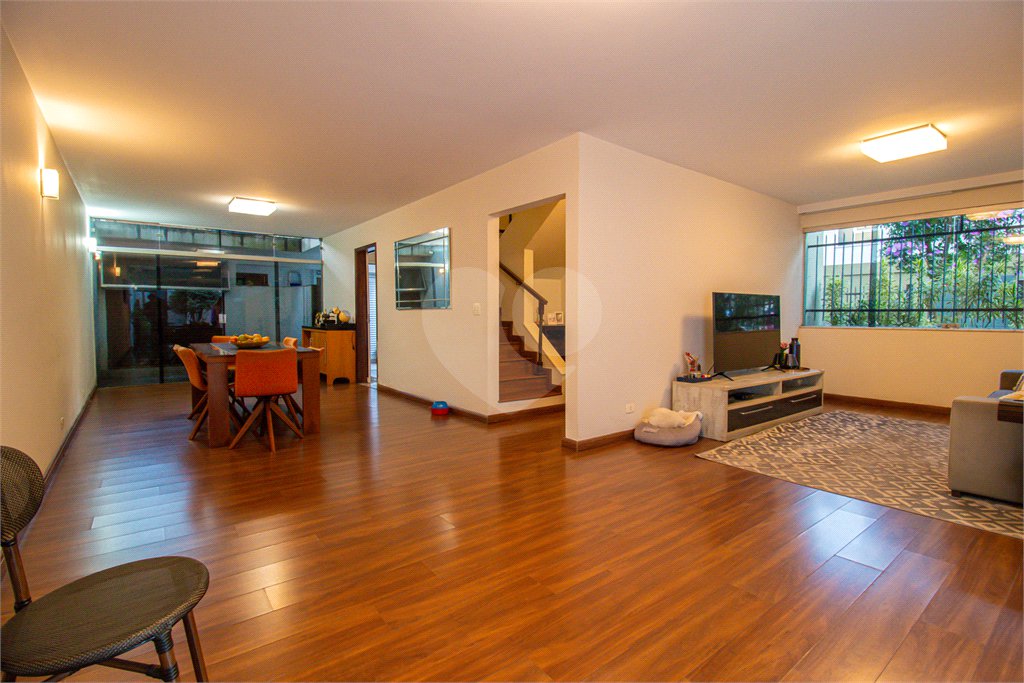 Casa à venda com 3 quartos, sendo 1 suíte, em Alto da Boa Vista, São Paulo, SP