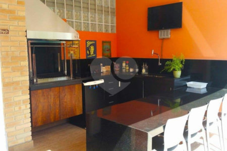 Casa à venda com 4 suítes em Granja Julieta, São Paulo, SP