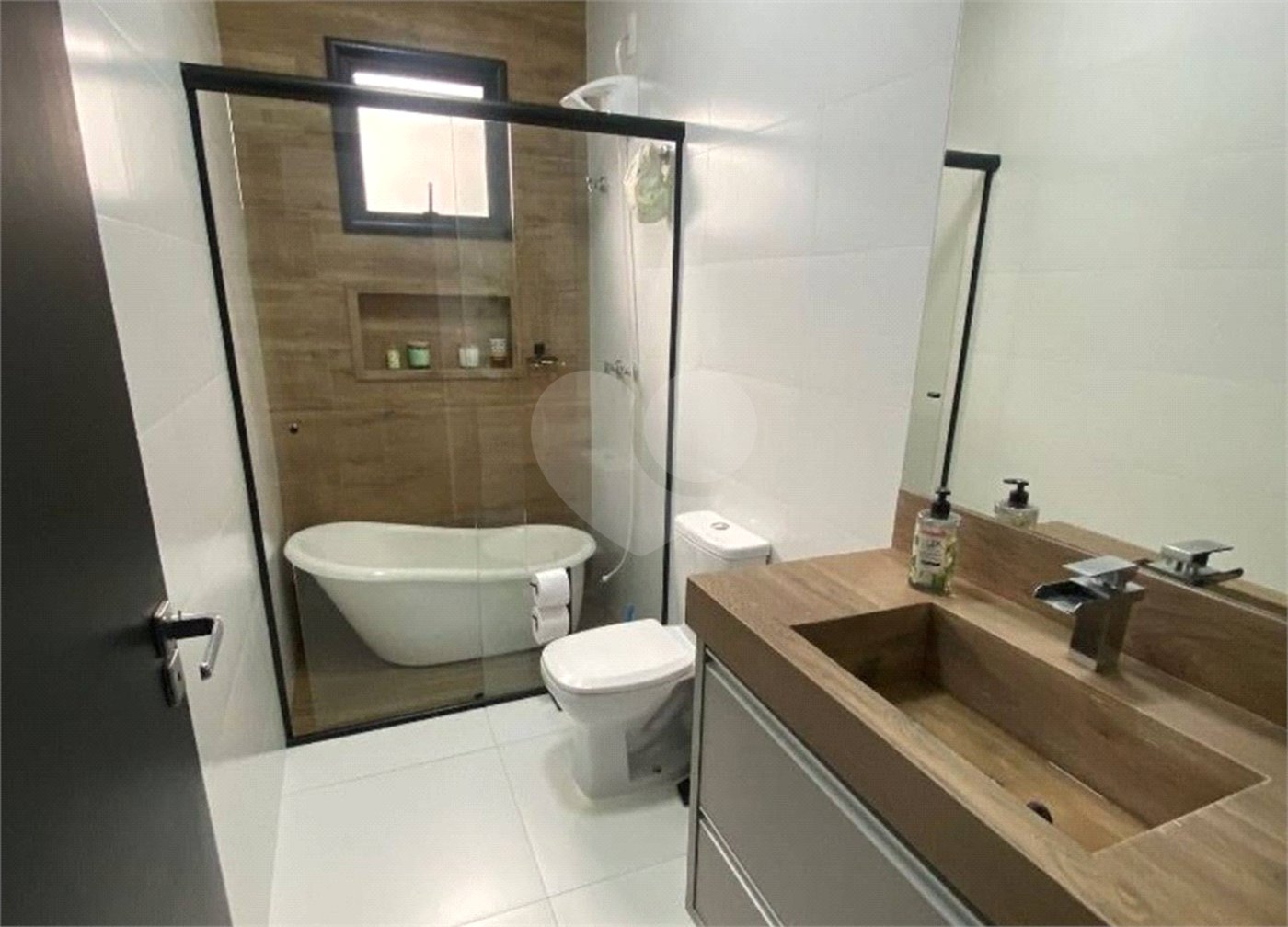 Casa à venda com 3 quartos, sendo 1 suíte, no condomínio Vila Rica, Indaiatuba - SP