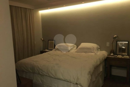 Apartamento à venda com 3 suítes em Granja Julieta, São Paulo, SP