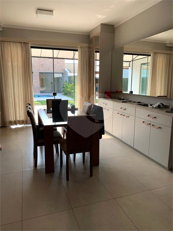 Casa à venda com 4 quartos, sendo 1 suíte, no condomínio Lagos D Icaraí, Salto - SP