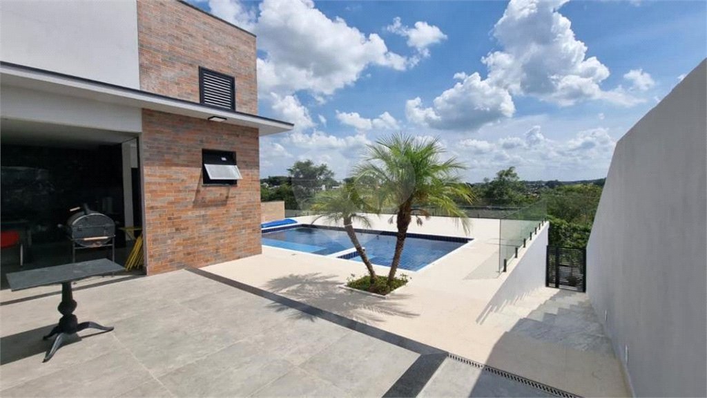 Casa à venda com 3 suítes no condomínio Portal dos Bandeirantes, Salto - SP