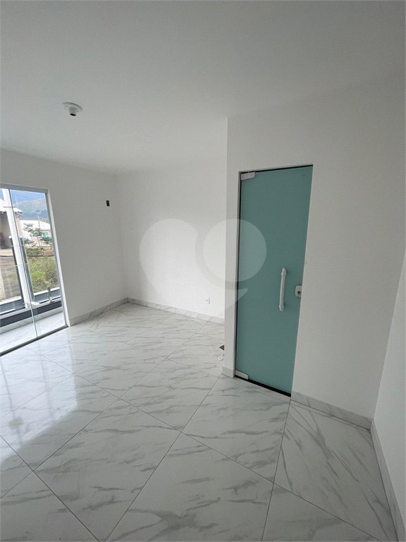 Duplex à venda com 2 suítes em Santíssimo, Rio de Janeiro, RJ