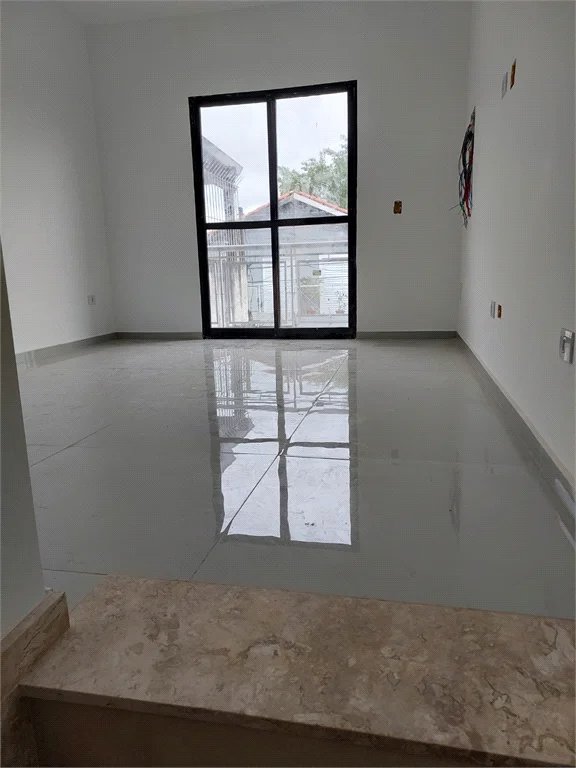 Sobrado à venda novo 2 suítes, 2 vagas 120m² na Vila Sônia