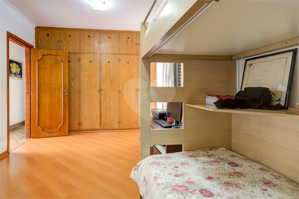 Casa à venda com 3 quartos, sendo 1 suíte, em Santo Amaro, São Paulo, SP
