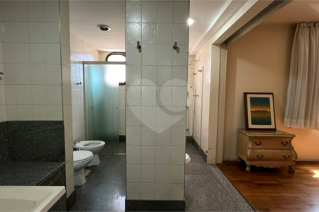 Apartamento à venda com 4 quartos, sendo 3 suítes, em Itaim Bibi, São Paulo, SP