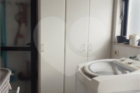 Apartamento à venda com 3 quartos, sendo 2 suítes,  em Vila Oliveira, Mogi das Cruzes, SP