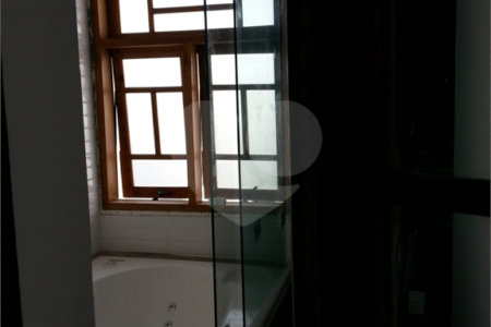 Casa à venda com 3 quartos, sendo 2 suítes, em Vila Mariana, São Paulo, SP