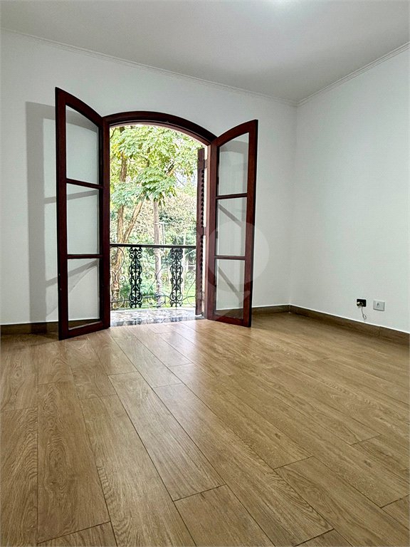 Sobrado à venda com 4 quartos, sendo 3 suítes, em Palmas do Tremembé, São Paulo, SP