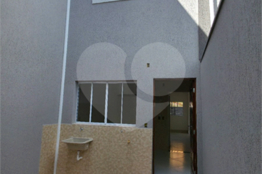 Sobrado à venda com 2 quartos em Guaianazes, São Paulo, SP