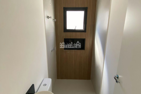 Casa à venda com 3 quartos, sendo 1 suíte, em Vila Petrópolis, Atibaia, SP