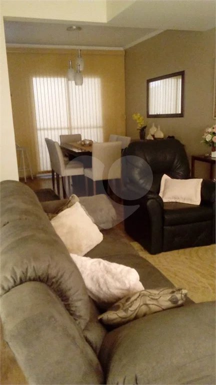 Casa à venda com 5 quartos, sendo 4 suítes, no condomínio Village St. Louis, São Paulo - SP