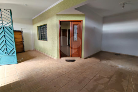 Casa para alugar com 4 quartos, sendo 1 suíte, em Vila Judite, Itapetininga, SP