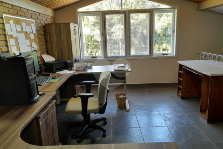 Casa à venda com 3 quartos, sendo 1 suíte, no condomínio Parque Arco Íris, Atibaia - SP