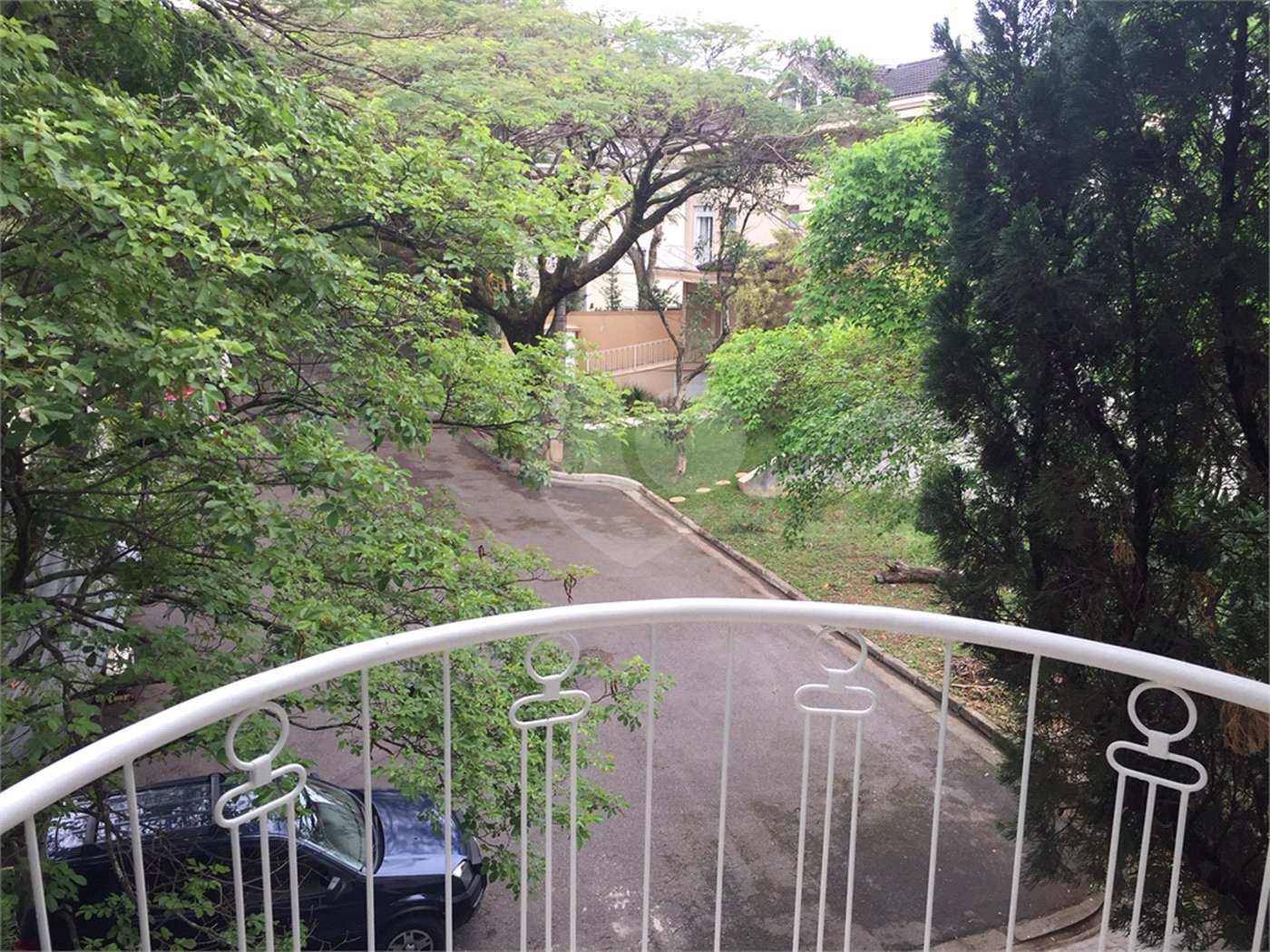 Casa à venda com 4 quartos, sendo 2 suítes, no condomínio Residencial Morumbi, São Paulo - SP