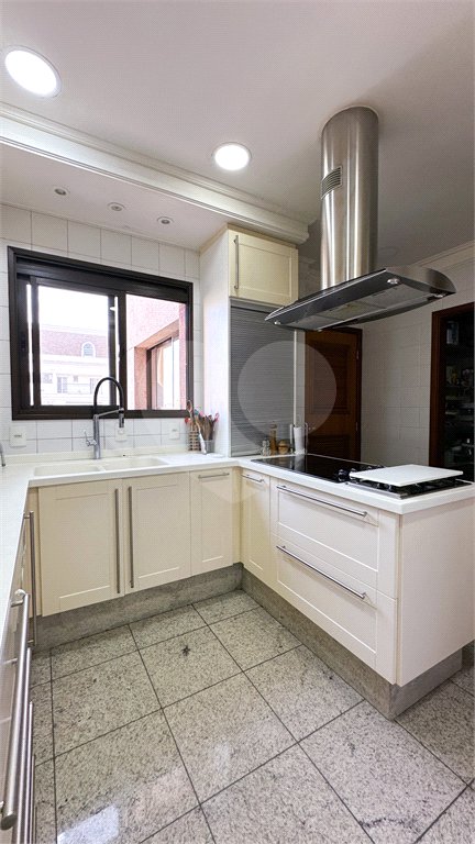 Apartamento à venda com 3 quartos, sendo 2 suítes, em Morumbi, São Paulo, SP