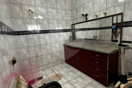 Sobrado à venda com 6 quartos, sendo 1 suíte, no Centro, Ponta Porã, MS
