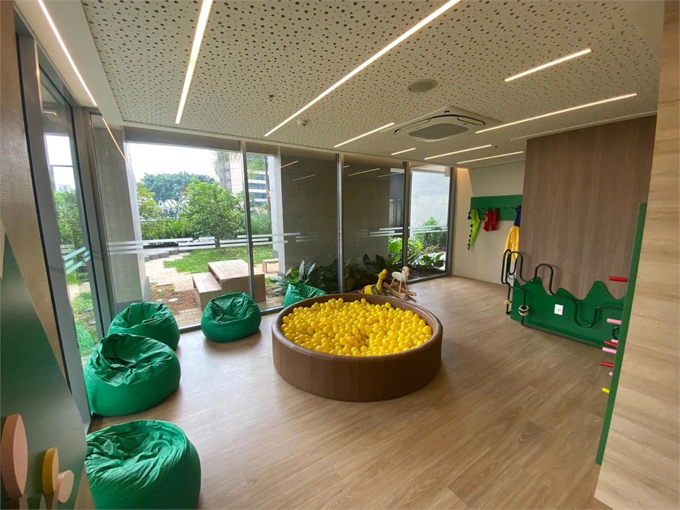 Apartamento à venda com 3 suítes em Jardim das Acácias, São Paulo, SP