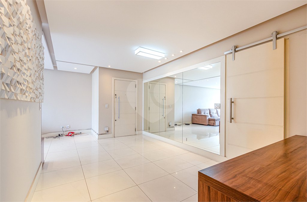 Apartamento à venda com 3 quartos, sendo 1 suíte, em Itaim Bibi, São Paulo, SP